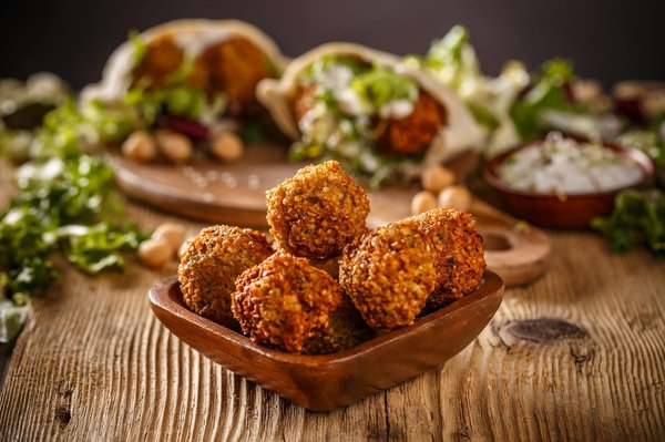 Qual è la migliore ricetta per preparare falafel vegetariani croccanti?